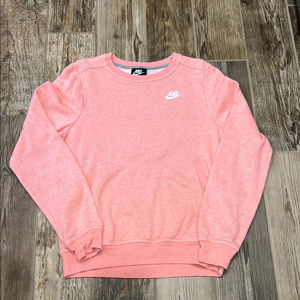 Nike Crewneck Sweatshirt. Lightly worn. Size XS